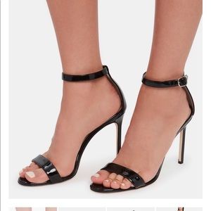 Manolo blahnik blk patent sandals